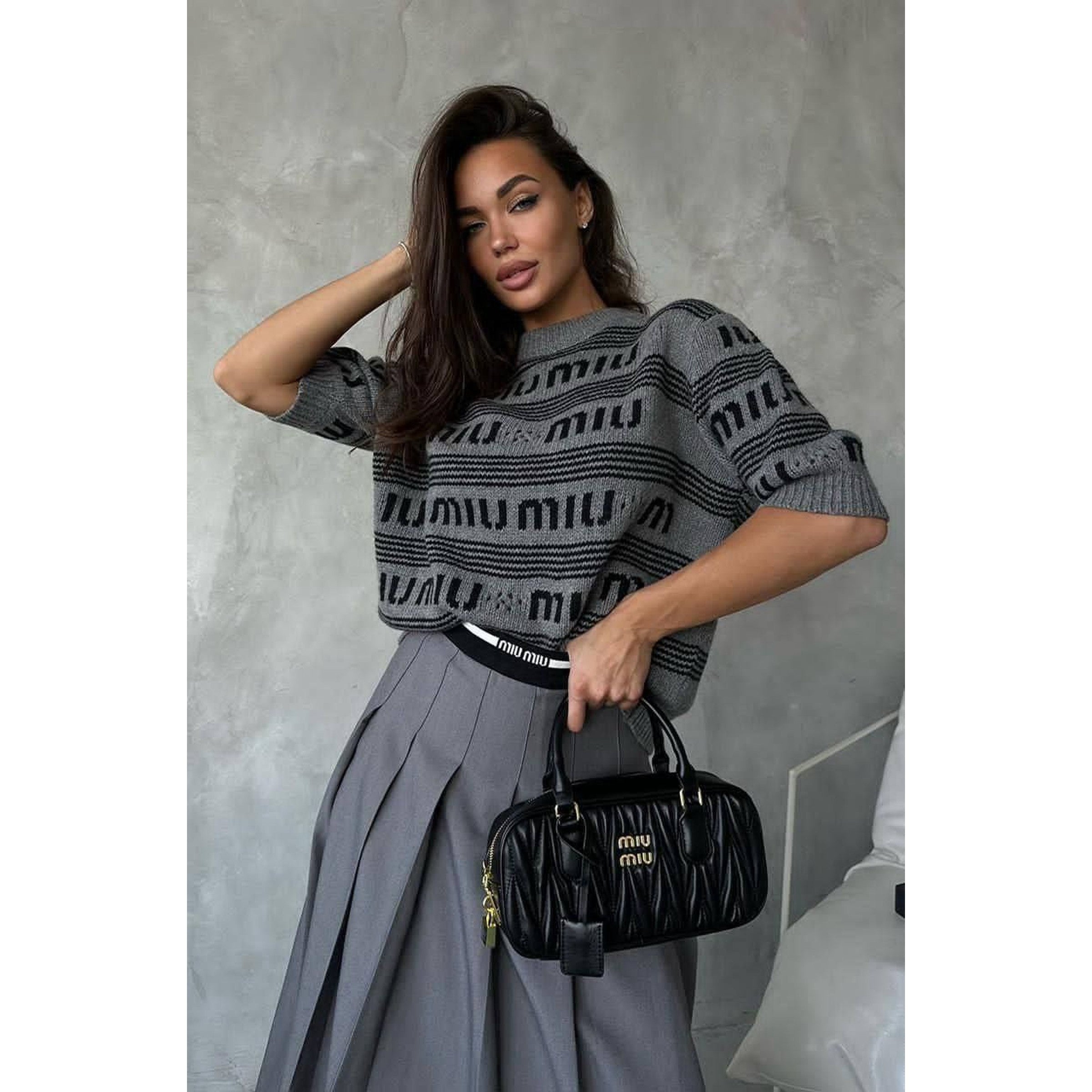 Grey Knitted Women Sweater with Short Sleeve