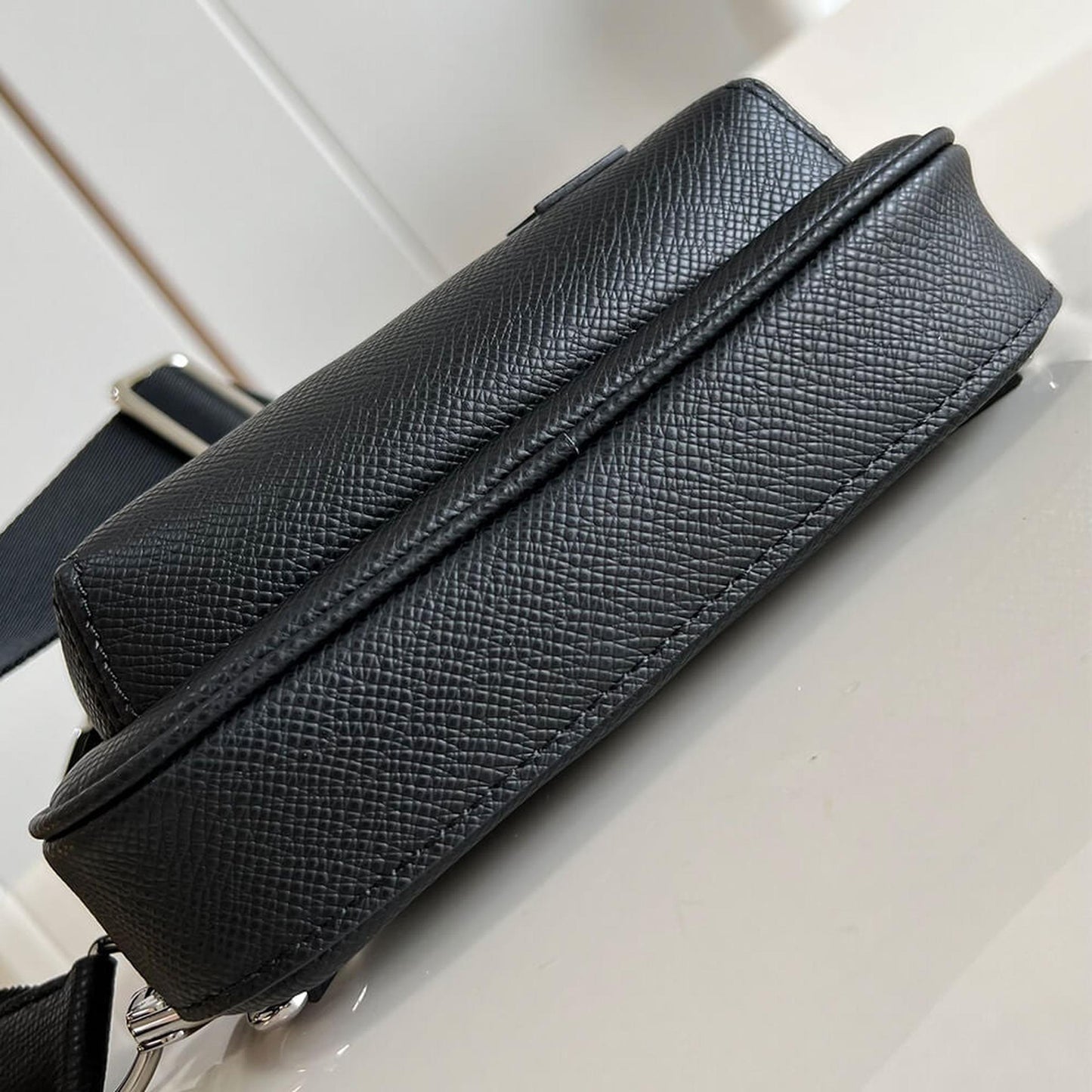 Premium Avenue Sling Bag